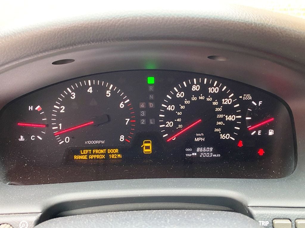 2002 Lexus LS 430 4dr Sedan - 22998606 - 8