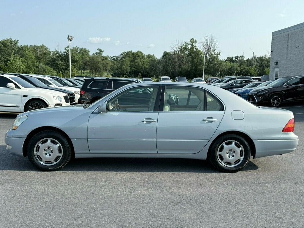 2002 Lexus LS 430 photo 16