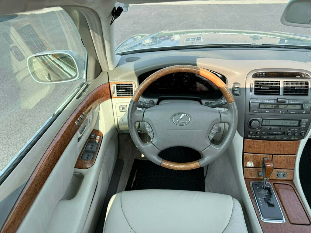 2002 Lexus LS 430 photo 21