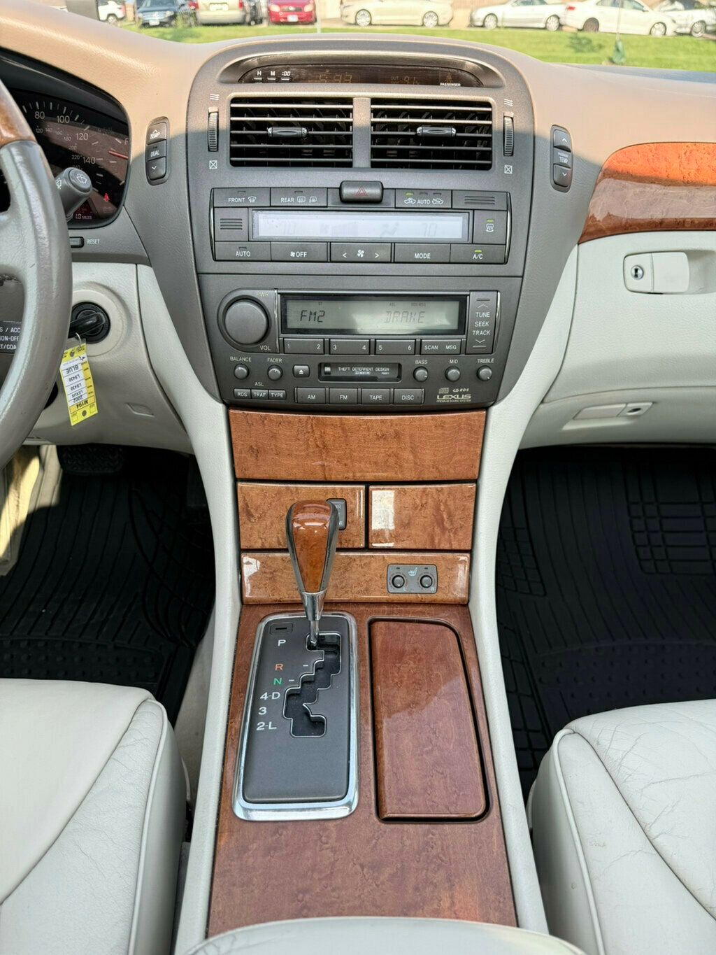 2002 Lexus LS 430 photo 31