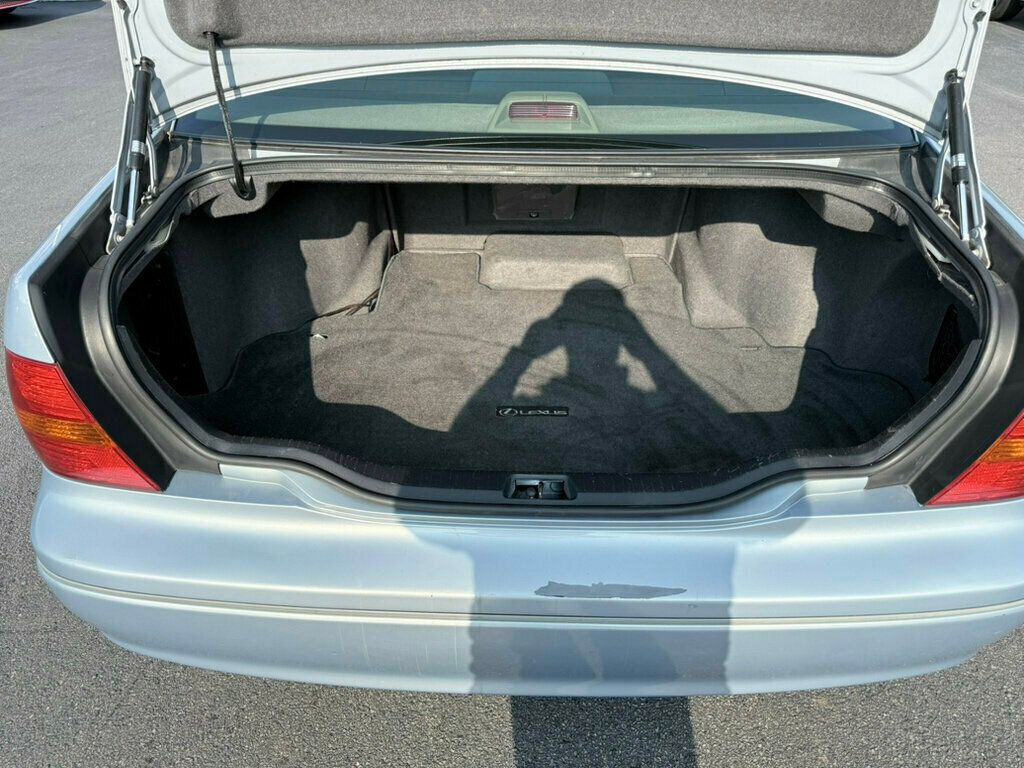2002 Lexus LS 430 photo 35