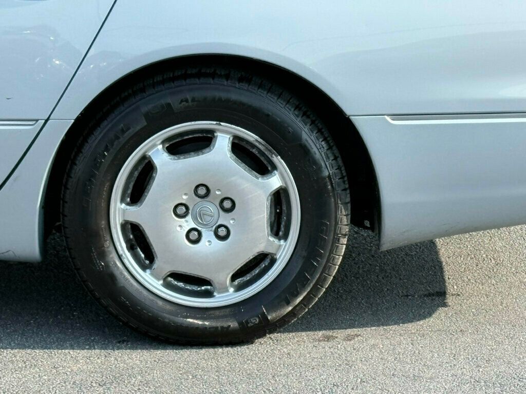 2002 Lexus LS 430 photo 38