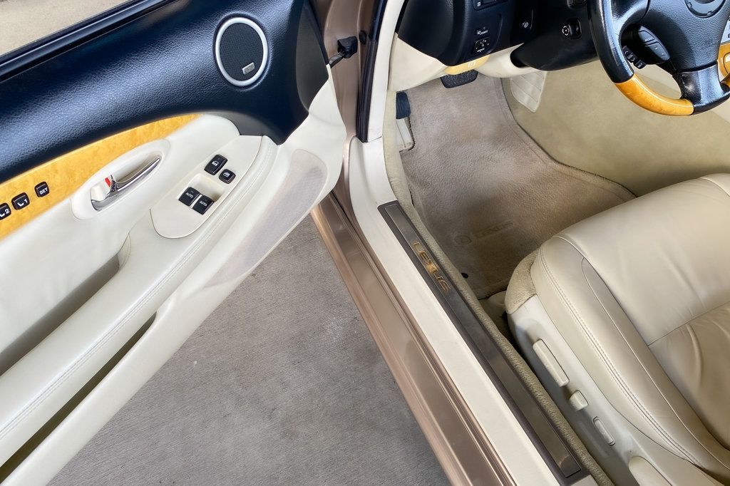 2002 Lexus SC 430 photo 14