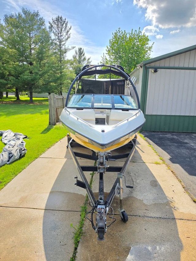2002 MALIBU WAKESETTER Fiberglass - 23070231 - 1