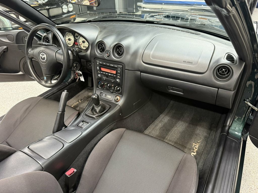 2002 Mazda MX-5 Miata 5 Speed Manual/Power Windows-Locks/Great MPG/LOW MILES!! - 23072399 - 19