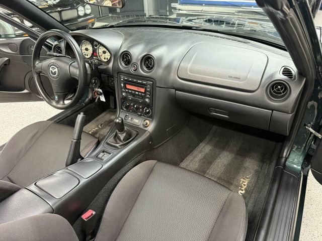 2002 Mazda MX-5 Miata 5 Speed Manual/Power Windows-Locks/Great MPG/LOW MILES!! - 23072399 - 19