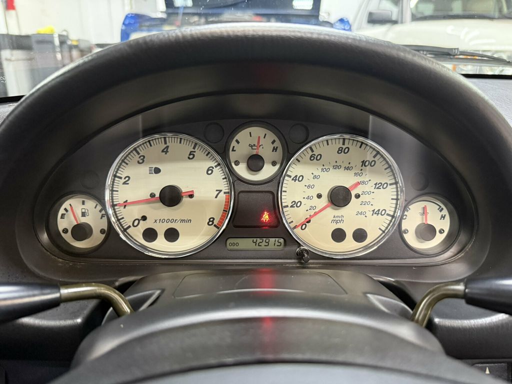 2002 Mazda MX-5 Miata 5 Speed Manual/Power Windows-Locks/Great MPG/LOW MILES!! - 23072399 - 24