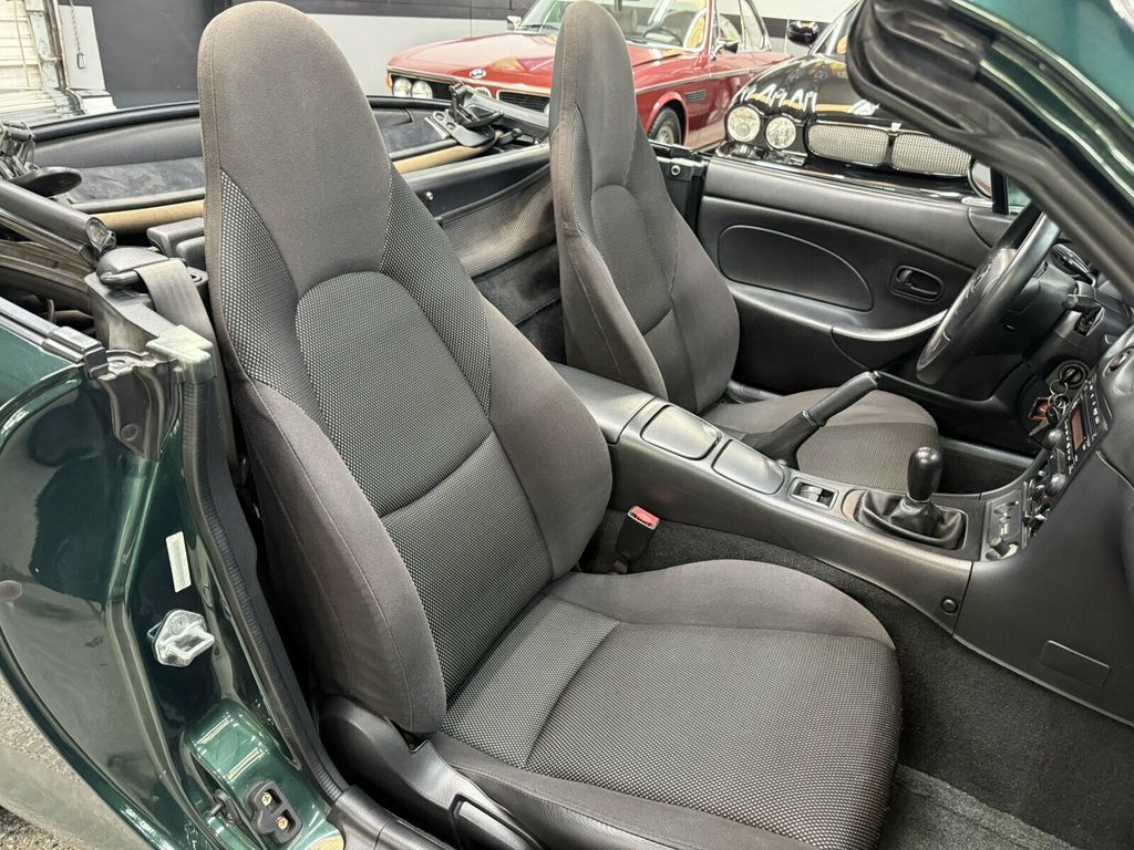 2002 Mazda MX-5 Miata 5 Speed Manual/Power Windows-Locks/Great MPG/LOW MILES!! - 23072399 - 31