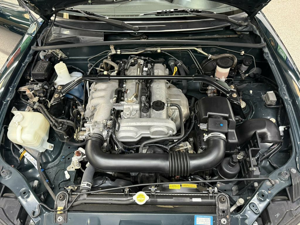 2002 Mazda MX-5 Miata 5 Speed Manual/Power Windows-Locks/Great MPG/LOW MILES!! - 23072399 - 32