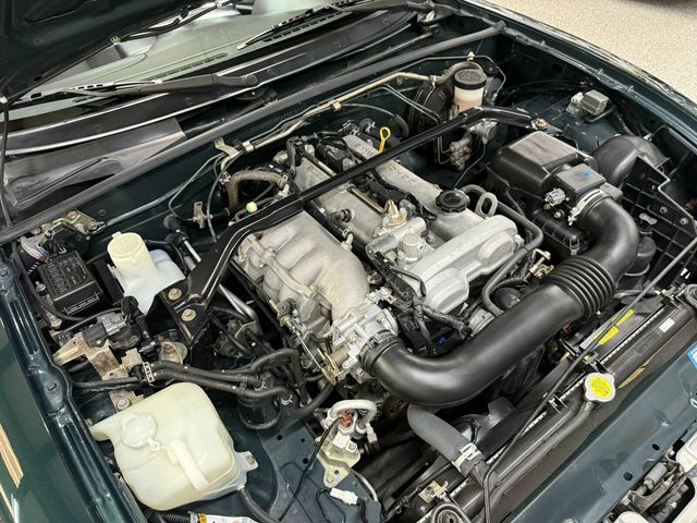 2002 Mazda MX-5 Miata 5 Speed Manual/Power Windows-Locks/Great MPG/LOW MILES!! - 23072399 - 34