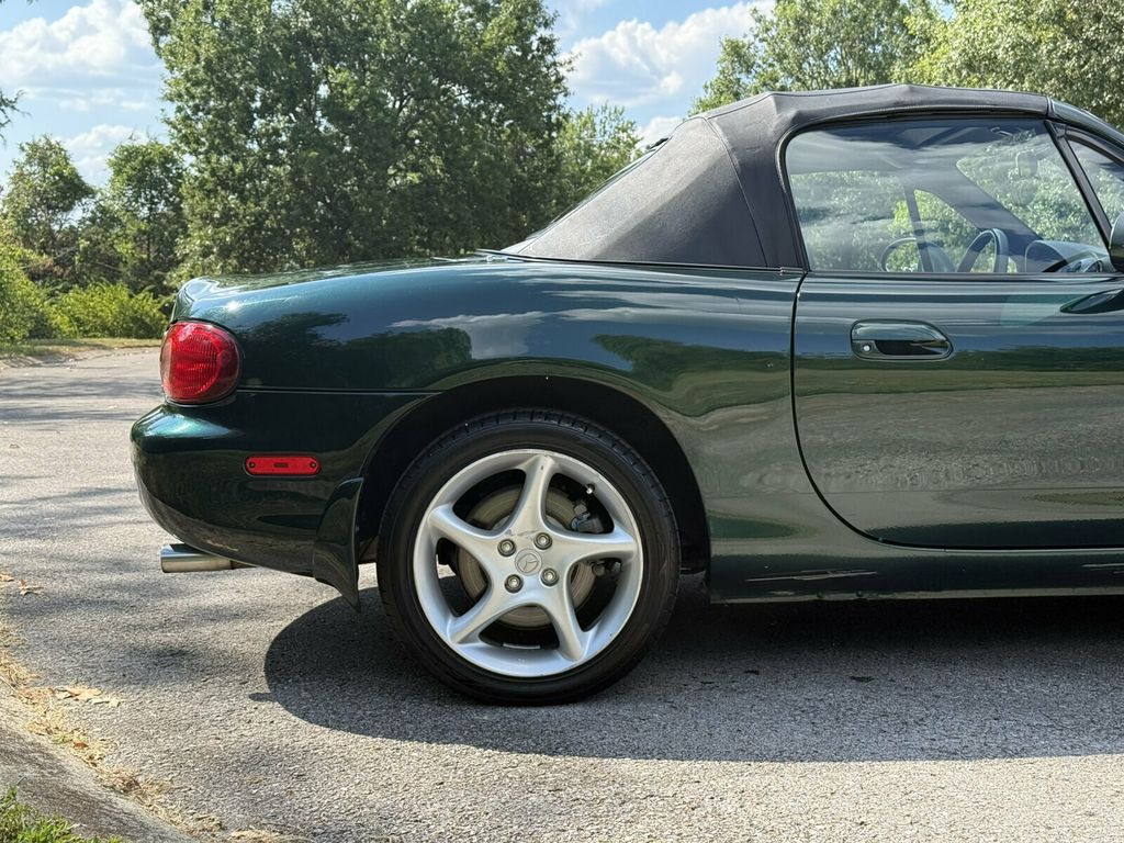 2002 Mazda MX-5 Miata 5 Speed Manual/Power Windows-Locks/Great MPG/LOW MILES!! - 23072399 - 8