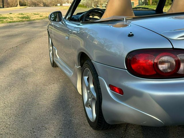 2002 Mazda MX-5 Miata LS, Rare Factory Hardtop, Appearance Pack 1, Rear Spoiler - 22995005 - 11