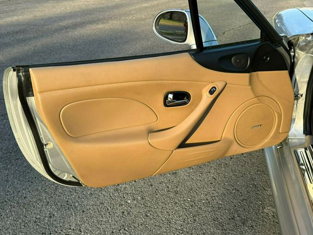 2002 Mazda MX-5 Miata LS, Rare Factory Hardtop, Appearance Pack 1, Rear Spoiler - 22995005 - 35