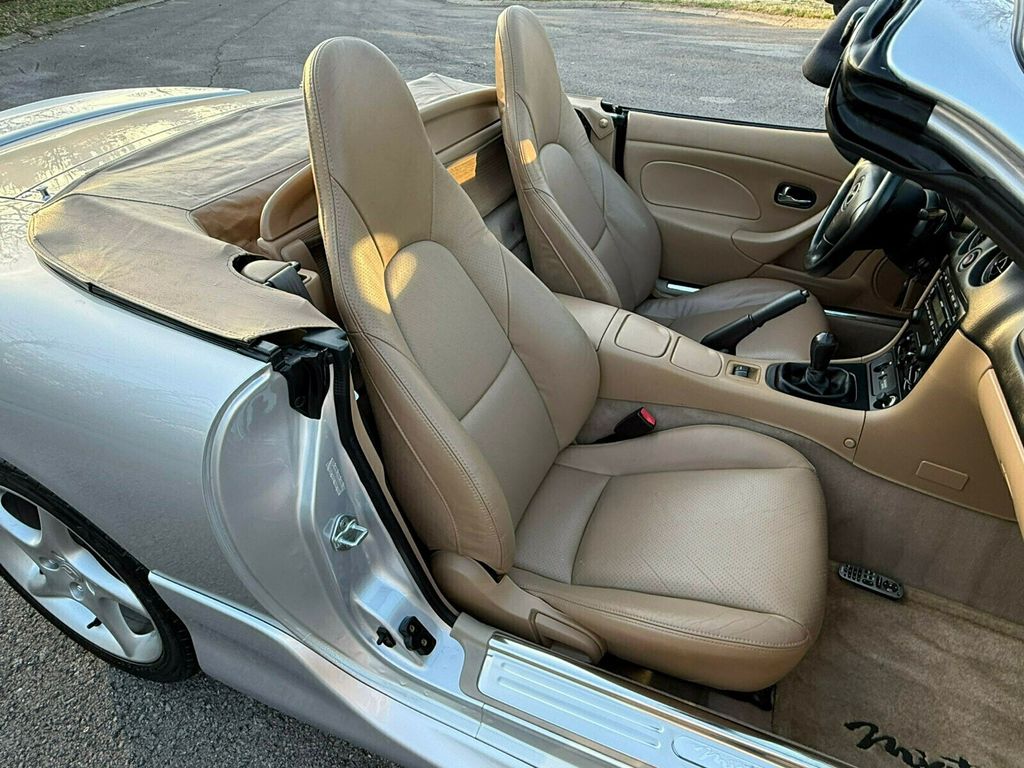 2002 Mazda MX-5 Miata LS, Rare Factory Hardtop, Appearance Pack 1, Rear Spoiler - 22995005 - 49