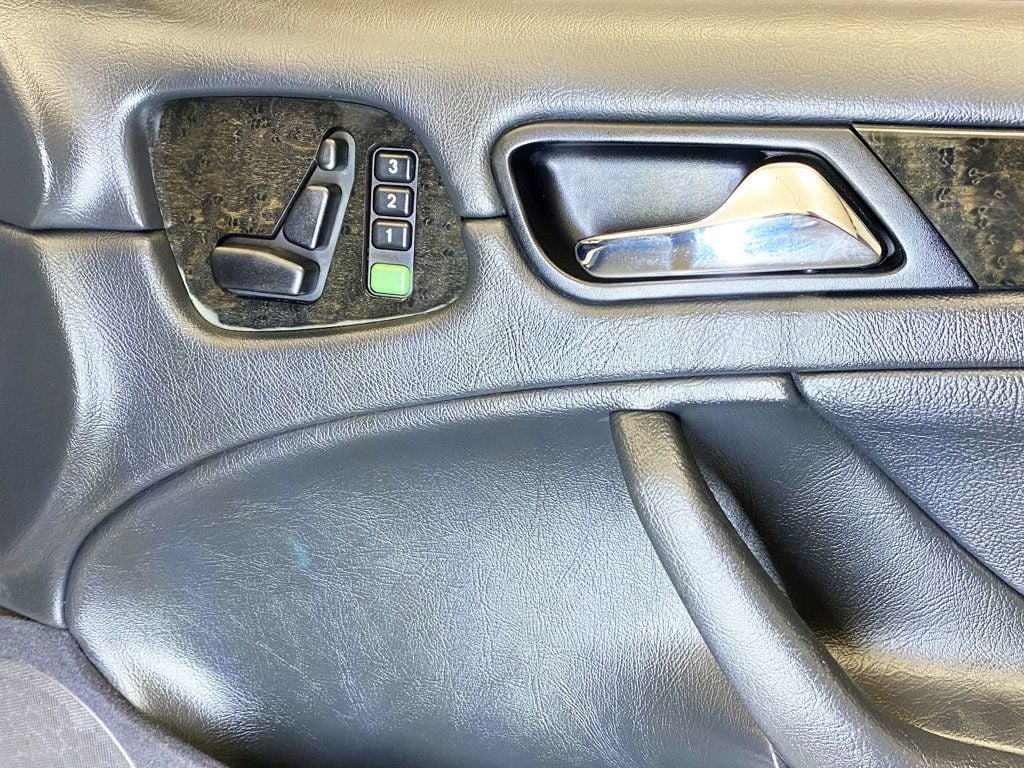 2002 Mercedes-Benz CLK CLK430 2dr Cabriolet 4.3L - 22908662 - 46