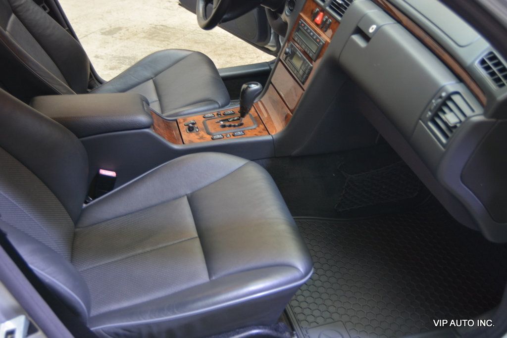 2002 Mercedes-Benz E-Class E320 SE - 23056617 - 25