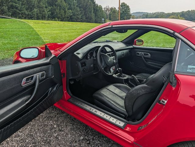 2002 Mercedes-Benz SLK Affordable - Luxury - Convertible - 23067967 - 17