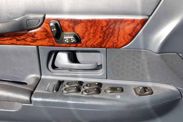 2002 Mercury Grand Marquis 4dr Sedan LS Premium - 22930824 - 33