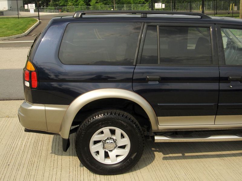 MITSUBISHI MONTERO V20 DTXL