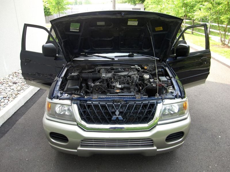 MITSUBISHI MONTERO V20 DTXL