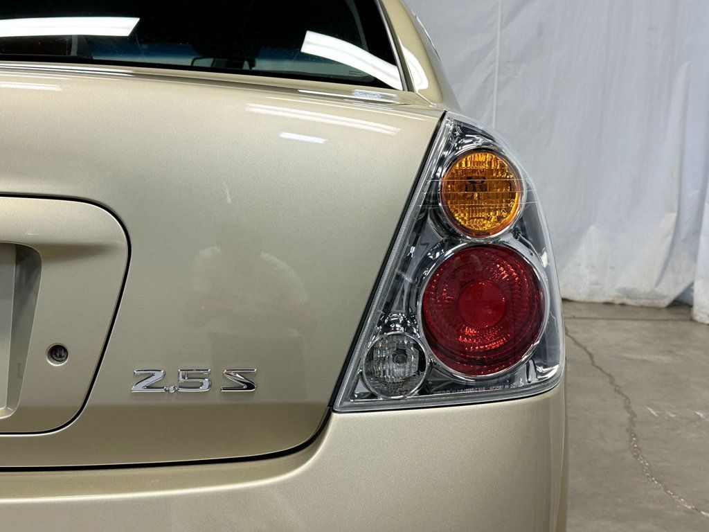 2002 Nissan Altima 4dr Sedan S Automatic - 23051681 - 11