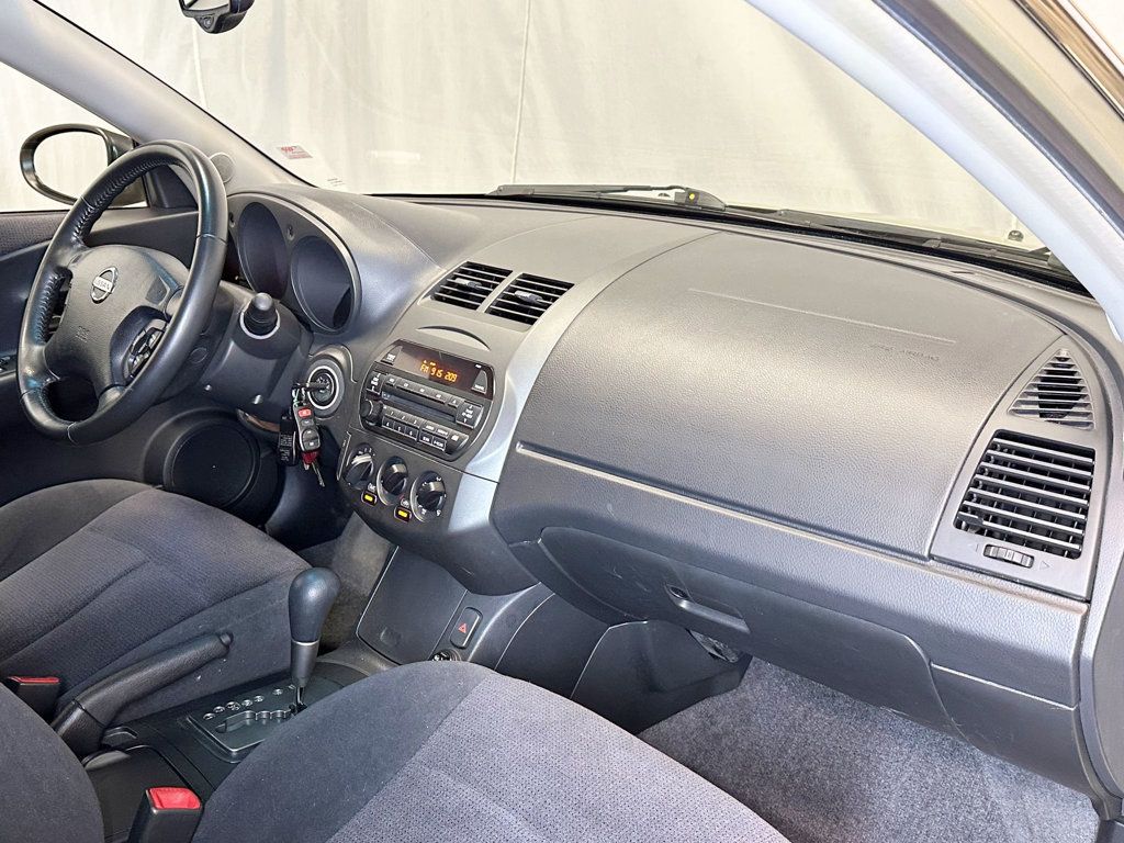 2002 Nissan Altima 4dr Sedan S Automatic - 23051681 - 21