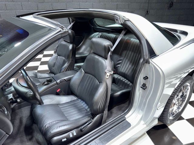 2002 Pontiac Firebird Trans Am 2dr Hatchback - 22905263 - 32