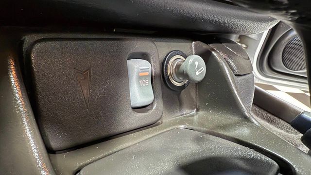 2002 Pontiac Firebird Trans Am 2dr Hatchback - 22905263 - 33