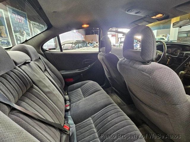 2002 Pontiac Grand Prix 4dr Sedan GT - 23002029 - 30