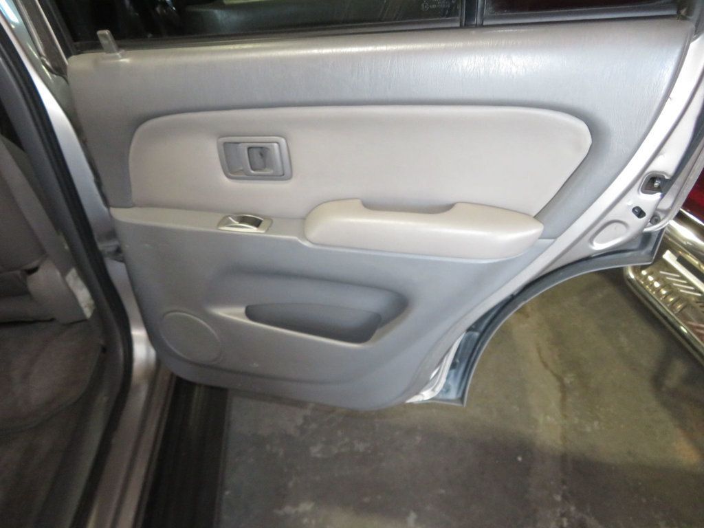2002 Toyota 4Runner 4X4 4RUNNER LEATHER EXTRA CLEAN HARD TO FIND 3.4 V6  - 22992492 - 26