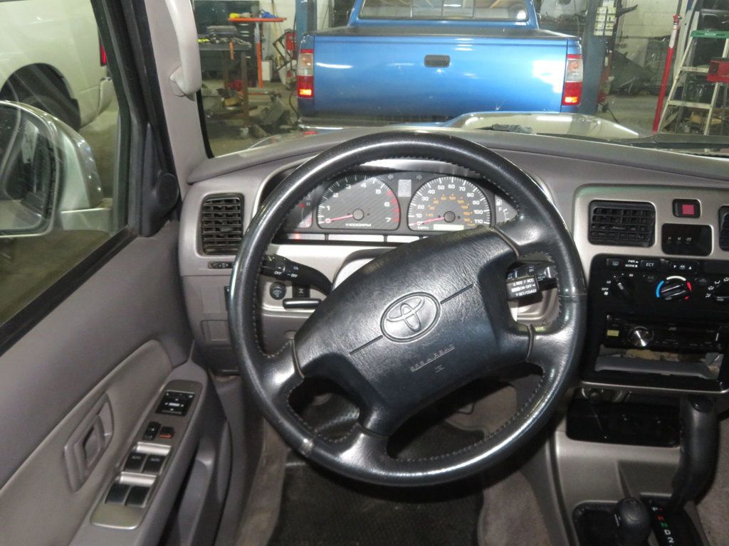 2002 Toyota 4Runner 4X4 4RUNNER LEATHER EXTRA CLEAN HARD TO FIND 3.4 V6  - 22992492 - 33