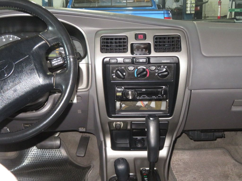 2002 Toyota 4Runner 4X4 4RUNNER LEATHER EXTRA CLEAN HARD TO FIND 3.4 V6  - 22992492 - 35