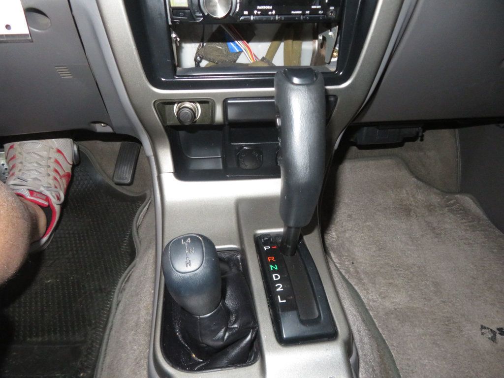 2002 Toyota 4Runner 4X4 4RUNNER LEATHER EXTRA CLEAN HARD TO FIND 3.4 V6  - 22992492 - 37
