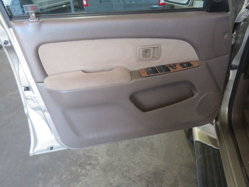 2002 Toyota 4Runner SR5 4X4 4RUNNER EXTRA CLEAN 36 SERVICE RECORDS V6  - 22886057 - 16