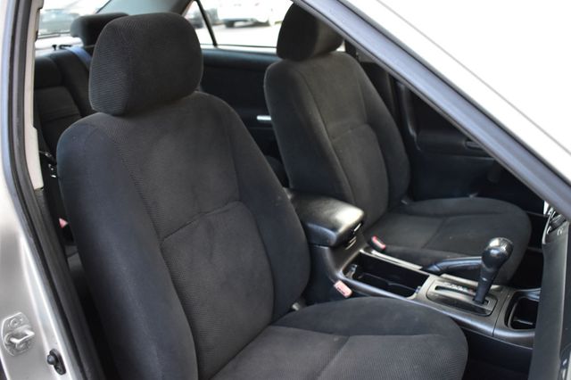 2002 Toyota Camry 4dr Sedan LE Automatic - 22956294 - 15