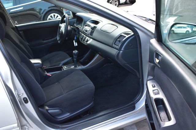 2002 Toyota Camry 4dr Sedan LE Automatic - 22956294 - 16