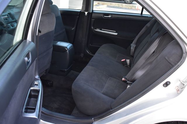 2002 Toyota Camry 4dr Sedan LE Automatic - 22956294 - 17