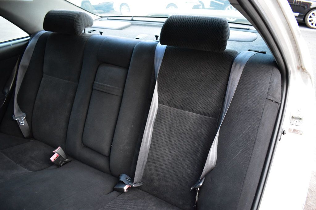 2002 Toyota Camry 4dr Sedan LE Automatic - 22956294 - 18