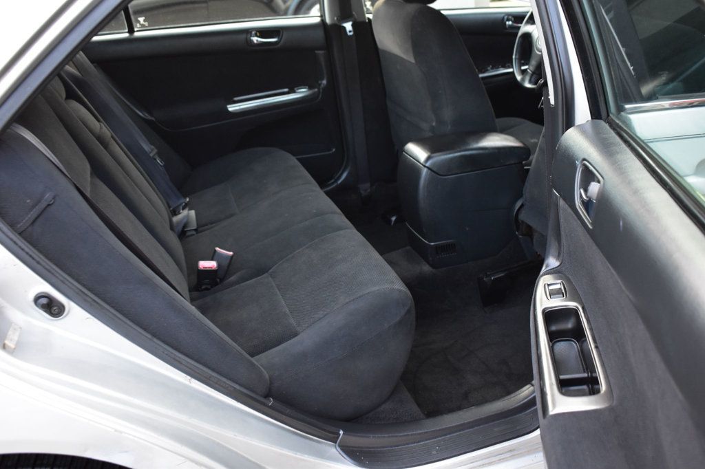 2002 Toyota Camry 4dr Sedan LE Automatic - 22956294 - 20