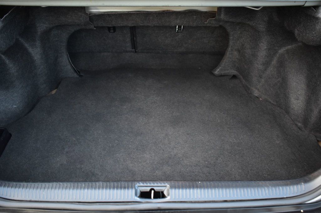 2002 Toyota Camry 4dr Sedan LE Automatic - 22956294 - 28