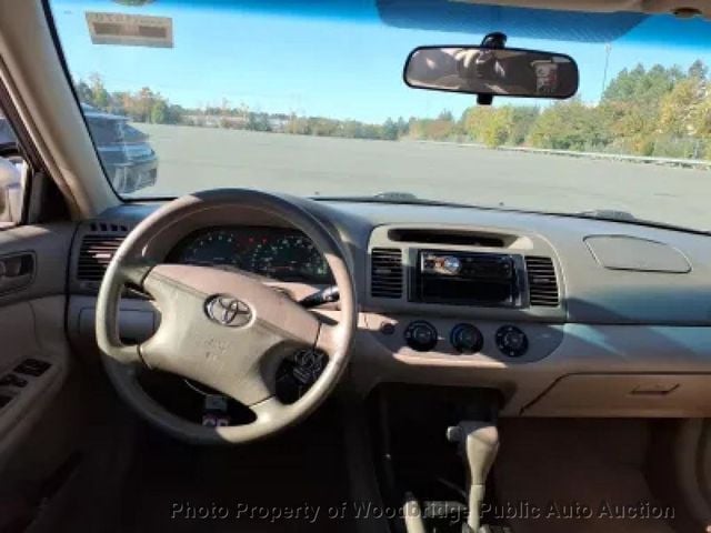2002 Toyota Camry 4dr Sedan LE V6 Automatic - 23101739 - 6