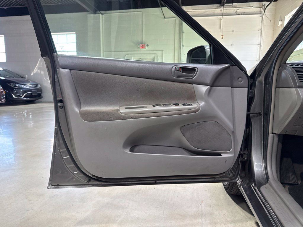 2002 Toyota Camry 4dr Sedan LE V6 Automatic - 23070643 - 15