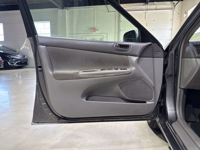 2002 Toyota Camry 4dr Sedan LE V6 Automatic - 23070643 - 15