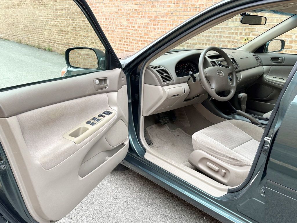 2002 Toyota Camry 4dr Sedan SE Automatic - 23081917 - 5