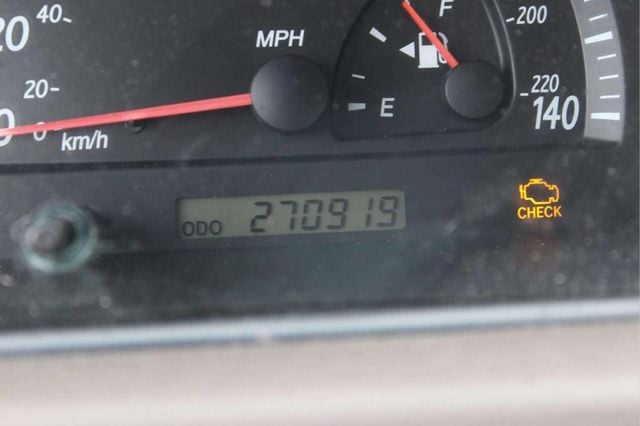 2002 Toyota Camry 4dr Sedan XLE Automatic - 22968954 - 10