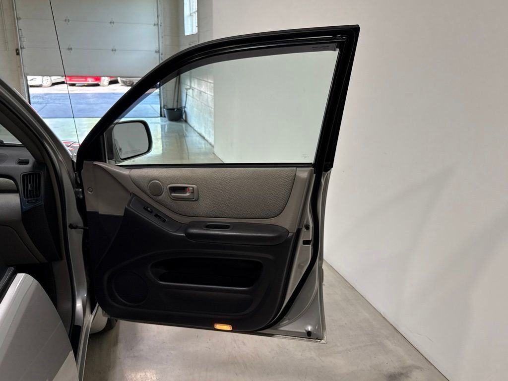 2002 Toyota Highlander 4dr 4-Cyl - 23036330 - 27