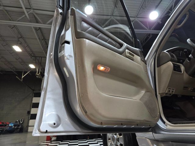 2002 Toyota Land Cruiser 4dr 4WD - 22970263 - 79