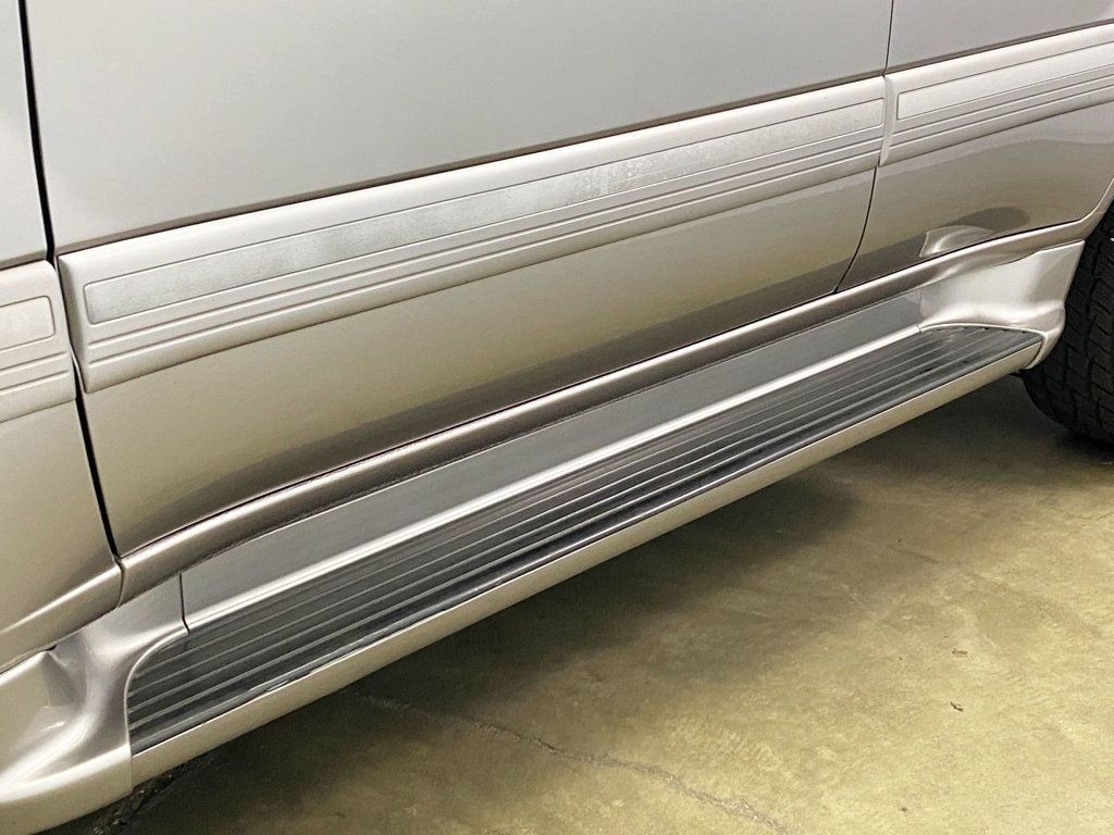 2002 Toyota Land Cruiser VX photo 3