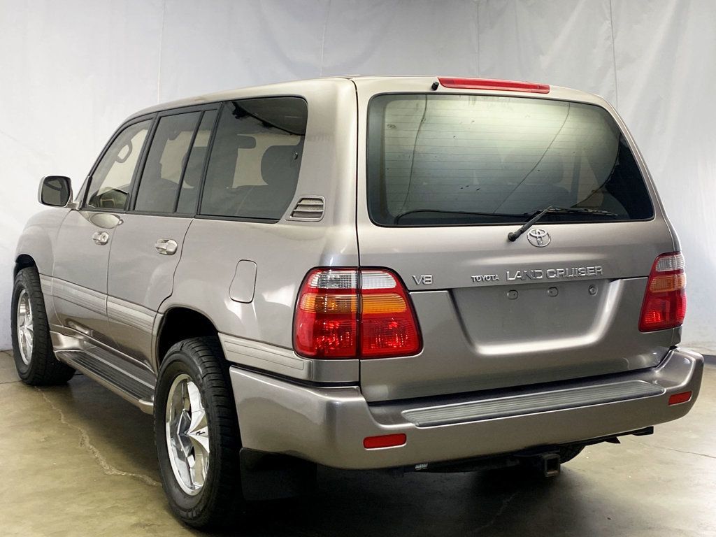 2002 Toyota Land Cruiser VX photo 4