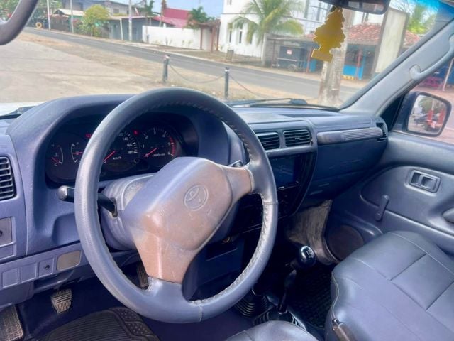 2002 Toyota Land Cruiser Disponible para alquiler Surf 4x4 11 Personas - 20907397 - 13